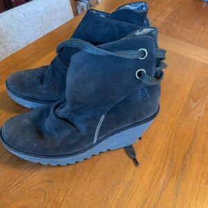 Fly London boots 6.5 green/gray